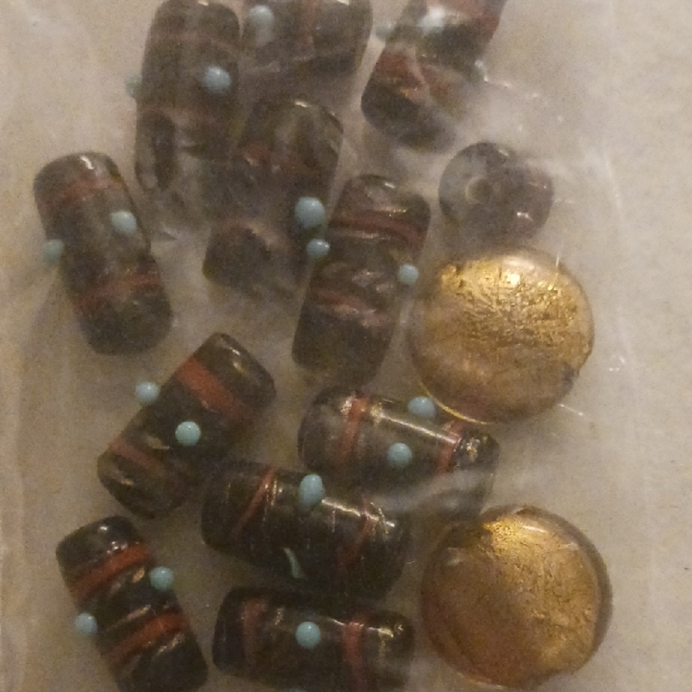 Assorted Bead Collection - Picture 5 of 5